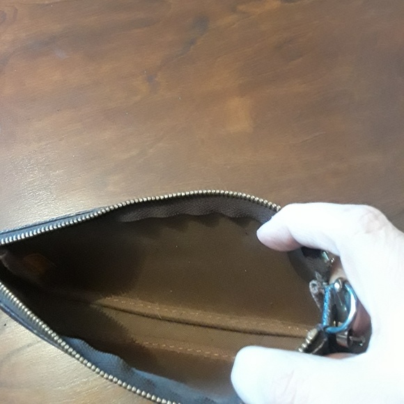 ***SOLD***Authentic Louis Vuitton pouch - Picture 5 of 6